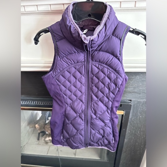 Lululemon Fluff Off Vest
Deep Zinfandel - Picture 2 of 11